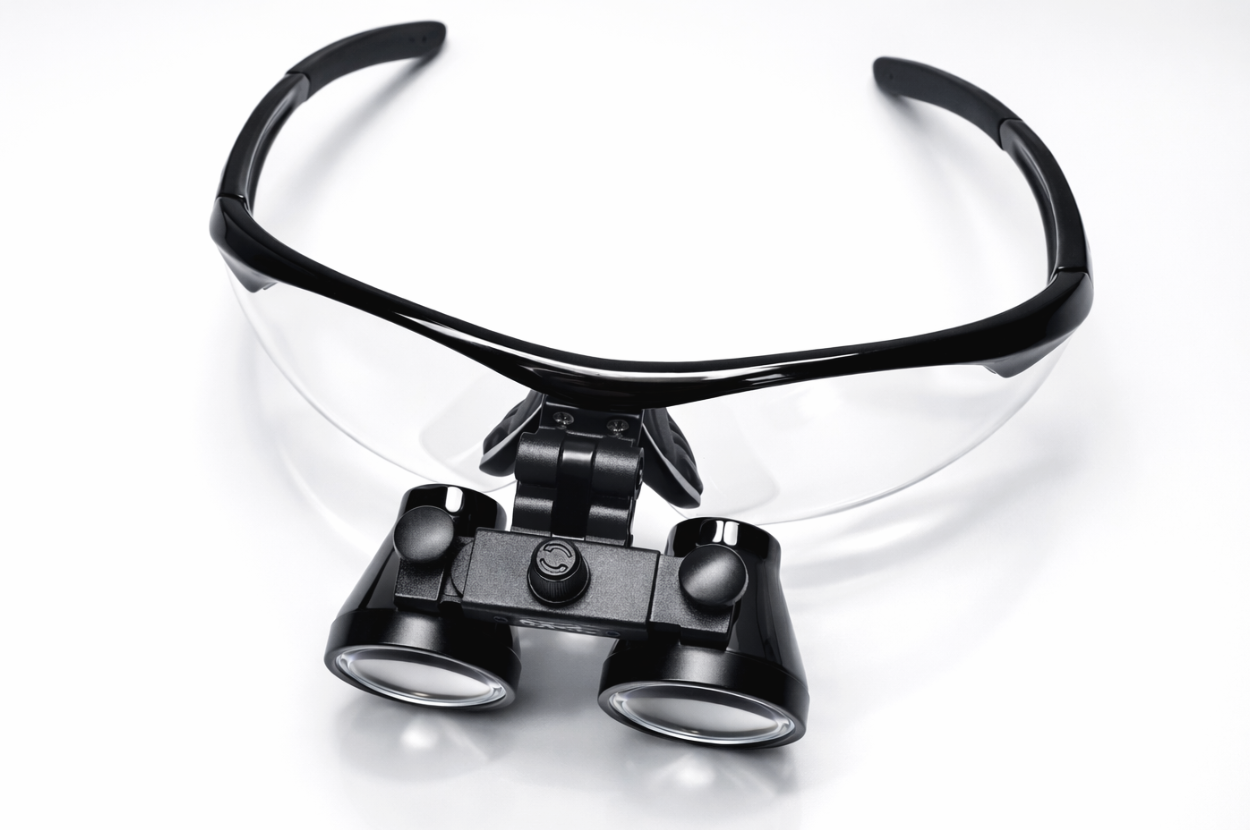 Lupas dentales Sport Flip-Up con aumentos 2.5X y 3.5X para odontología